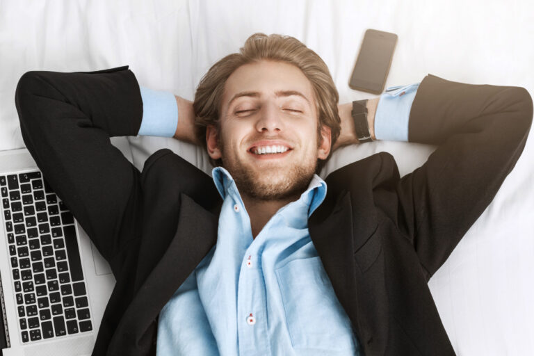 Enhancing Sleep Quality and Sustained Energy Levels for High Performance Professionals 768x512 1